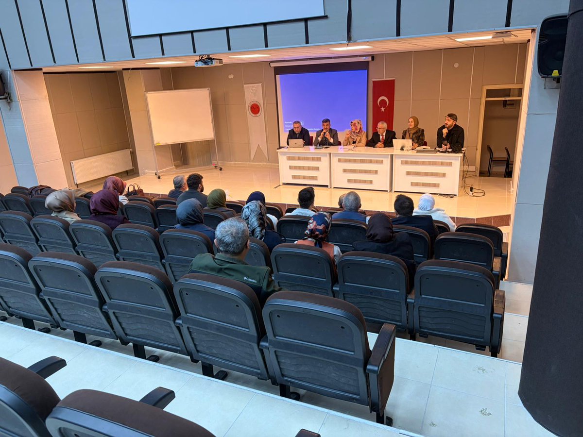 wahsim2012's tweet photo. Yozgat Bozok Üniversitesi İlahiyat Fakültesi Ulusal Akreditasyon Saha Ziyareti. Kıymetli rektörümüzün nazik kabulleri ve ilahiyat fakültesi dekanlığının sıcak ev sahipliği için teşekkürler. Daha nitelikli yüksek din öğretimi niyazıyla... @bozokedutr @ilahiyatajans @bozokilahiyat https://t.co/k5iLvSeM1T