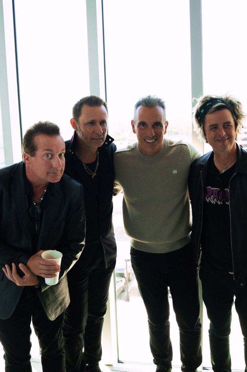 Sebastian Maniscalco tweet media