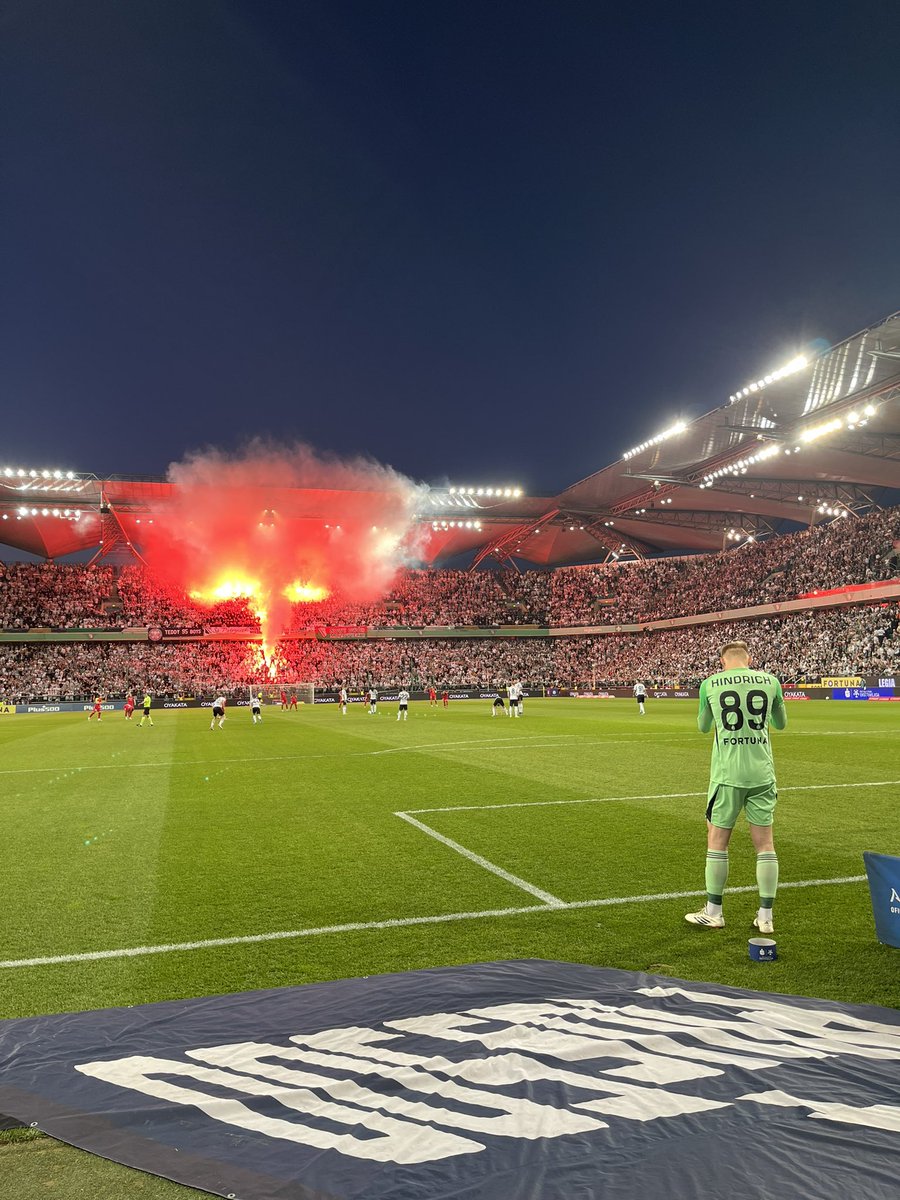 Legia Varsovie France 🇫🇷 tweet media