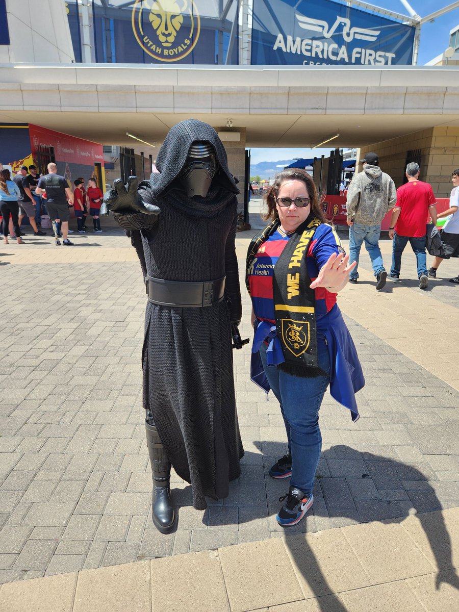 anniebug580's tweet photo. Happy Star Wars Day! May the Fourth be with you! https://t.co/M509Uet8Az