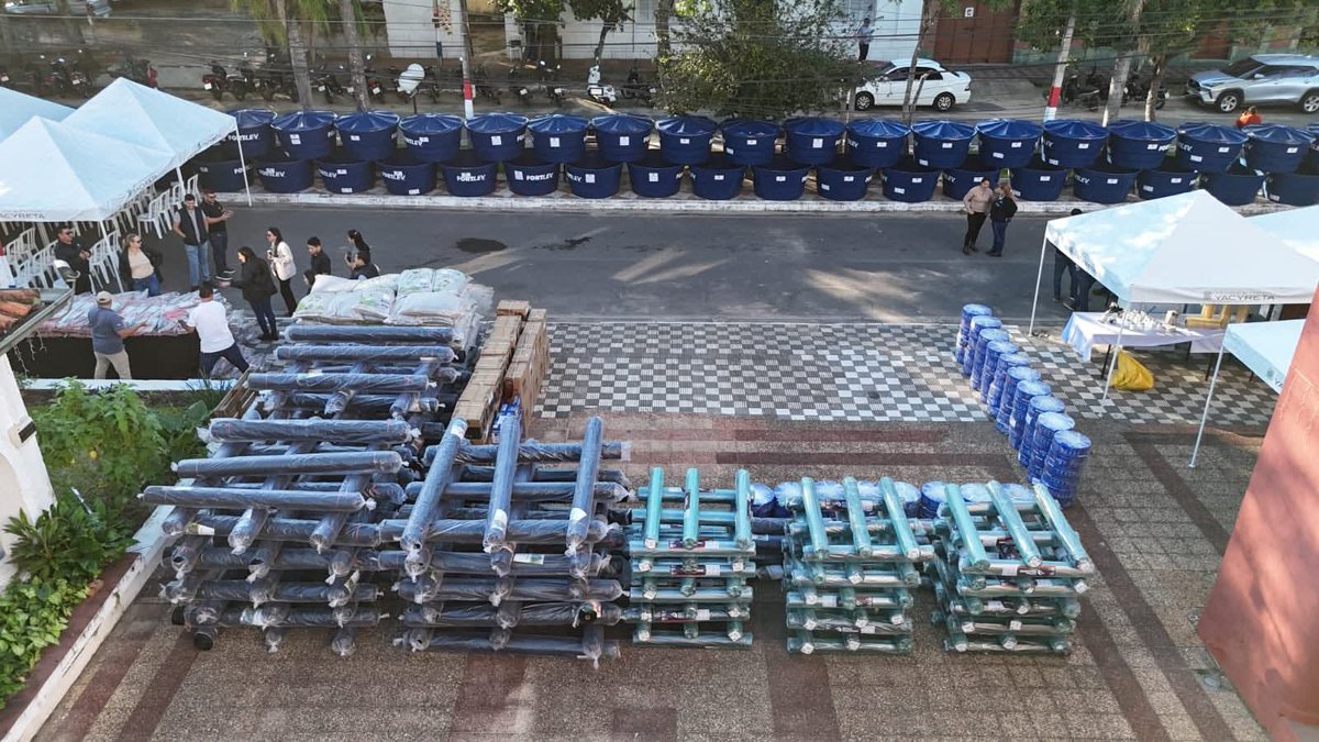 Luisbenitez_py's tweet photo. El Gobierno Nacional a través de @ebypy está reivindicando al sector productivo de Ñeembucú
Con el Fortalecimiento Agropecuario a Pequeños Productores, se entregaron insumos y herramientas agrícolas, hortícolas y p/ feriantes, a comités de los 16 distritos
#GobiernoDelParaguay🇵🇾 https://t.co/5wLBlkhJQ3