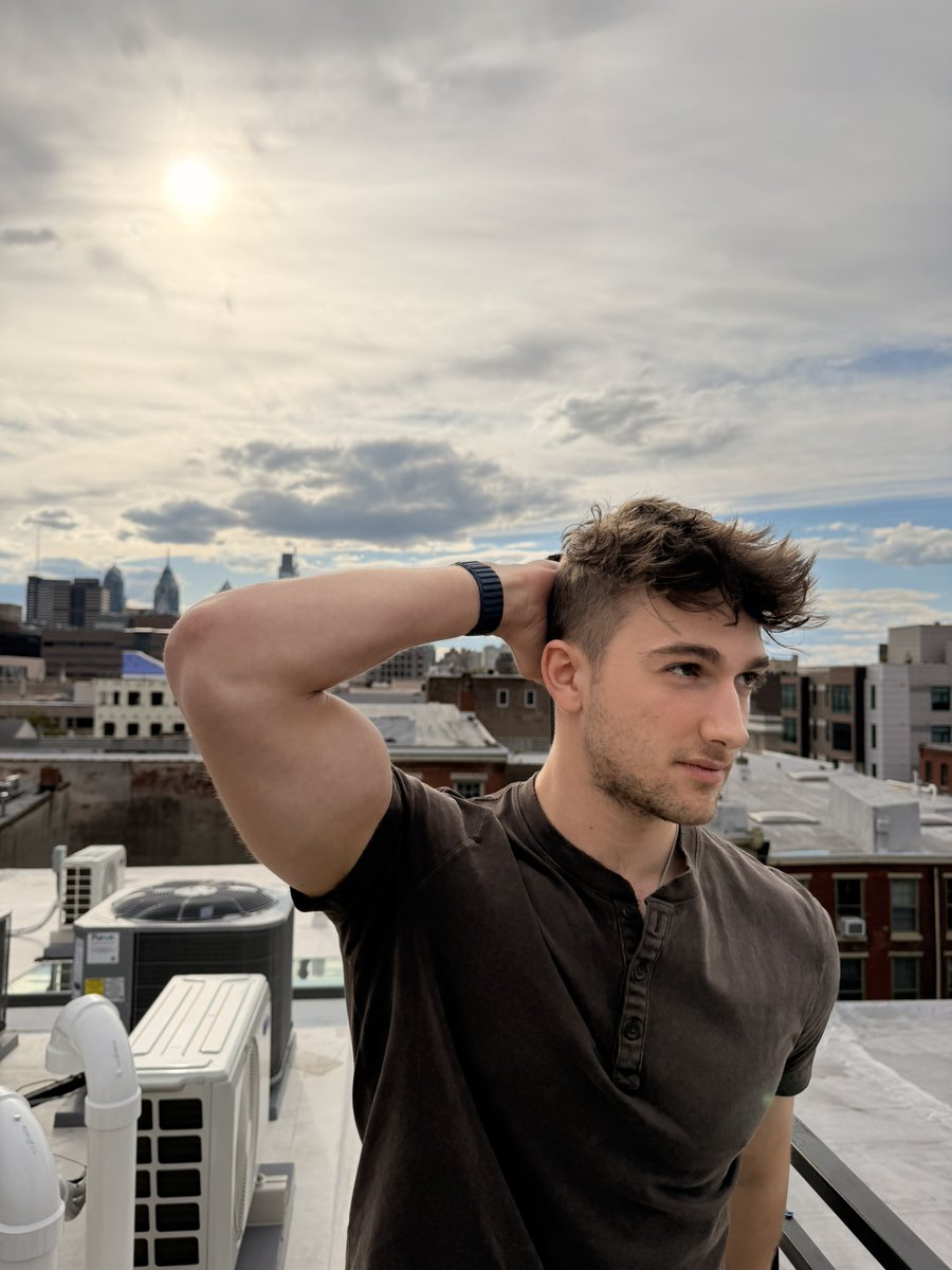 chadxcake's tweet photo. would you date me https://t.co/m6WBB6OTDG