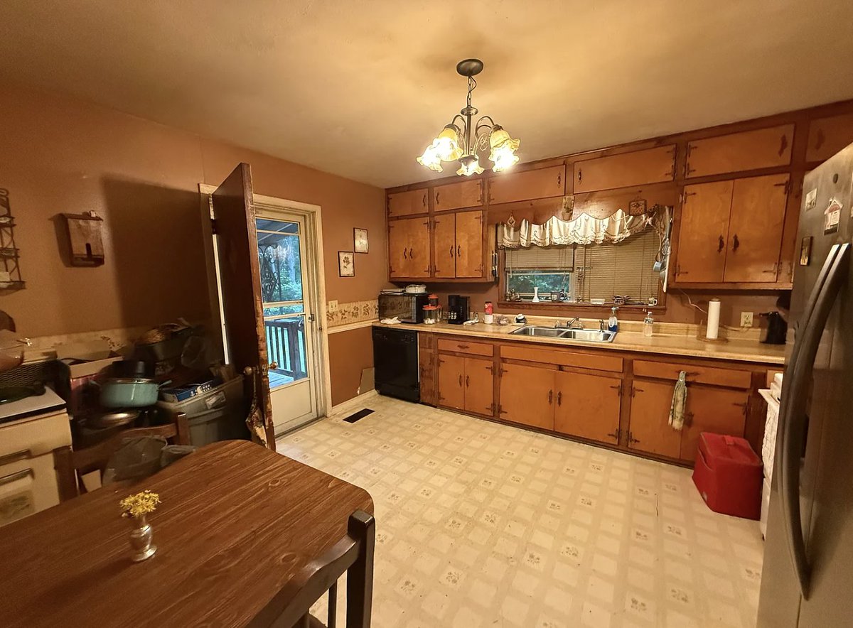 oldhouseunder50's tweet image. Peaceful 1960s #Alabama Retreat on Nearly 2 #Acres – $79K. oldhousesunder100k.com/peaceful-1960s…