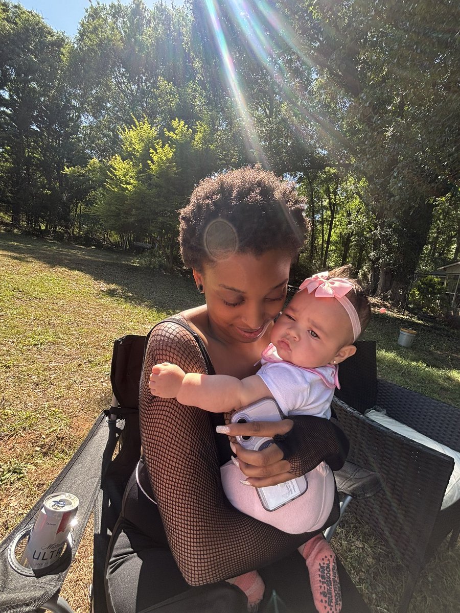 divineddgoddess's tweet photo. crowdfunding for my drive to fl. here’s my cashapp. goal of $100. going from atl 2 tpa. anything is appreciated https://t.co/TcuFFSLdjS https://t.co/eWigxFdhl8