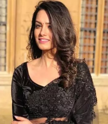 sanjoychakra's tweet photo. Actress Anita Hassanandani was in love and in a relationship with actor Eijaz Khan for a long time. 
This was against her mother’s wish. 
Eijaz Khan wanted to change her. 
She refused and broke away.

She later married Rohit Reddy in 2013, and they are parents to their baby boy, Aaravv.
 
Eijaz Khan had relation with Pavitra Punia. He wanted to change Pavitra. 
Pavitra left him for good.
Both the women took the right decision, though late.