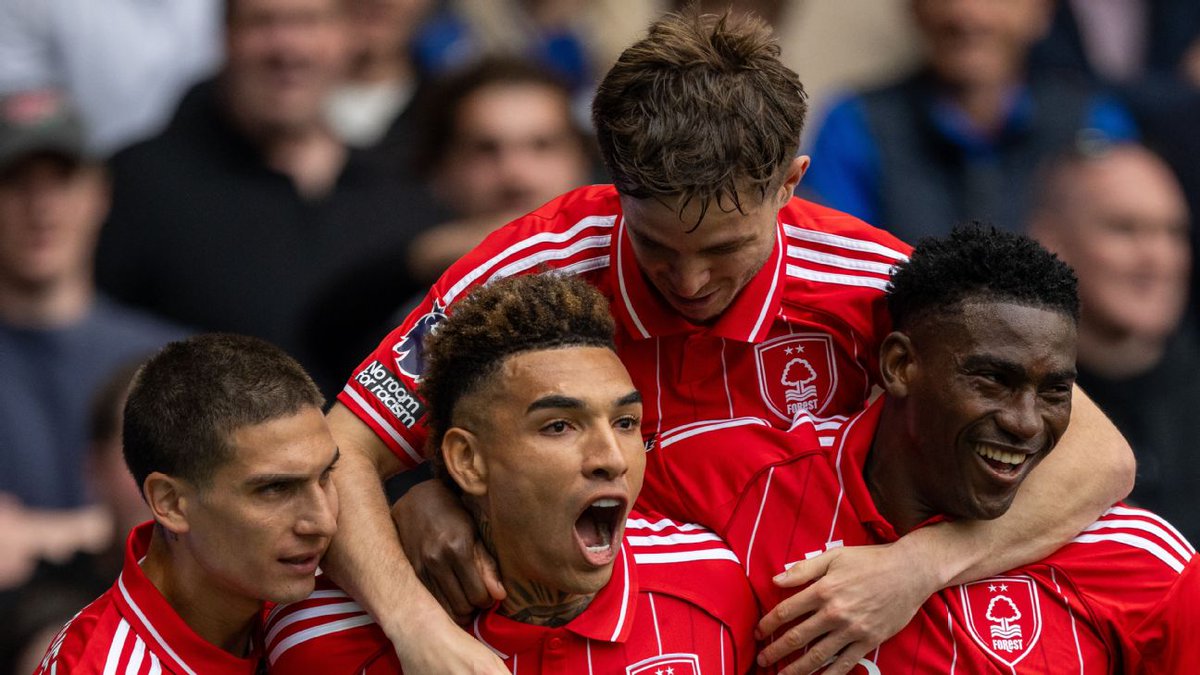 MBEFootballHQ's tweet photo. FULL-TIME SHOCKER AT THE BRIDGE ๐ณ๐ฅ
Chelsea F.C. 1-3 Nottingham Forest F.C.
โฝโฝ Taiwo Awoniyi (2โ, 52โ)
โฝ (P) Igor Jesus (15โ)
โฝ Joรฃo Pedro (90+3โ)
Forest DOMINATE ๐ค๐ฅ
Chelsea slump continues ๐
One fighting for survivalโฆ one in FREEFALL ๐
#PremierLeague #CHEFOR https://t.co/O6E9NlRiNt