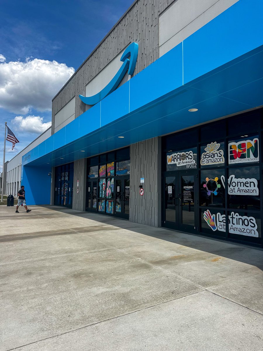 ProjectFocusUSA's tweet photo. Building community partnerships🤝

Thank you to https://t.co/ZytaApkHcK for hosting the Focus team for an insightful tour and a look at what’s possible for the future.

We look forward to continuing the conversation and growing together!

#ProjectFocus #Amazon #Community https://t.co/h4j0IEAUQS