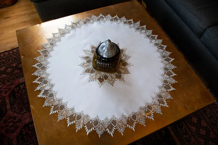 LinensArtThings's tweet photo. Enhance the beauty of your living space with our exquisite White Jacquard Earth-Tone Peacock Lace Doily. These intricately designed doilies are crafted with delicate lace detail, adding a touch of elegance to any room. Made from high-quality materials, they are durable and long-lasting, ensuring years of enjoyment. Whether you are hosting a dinner party, celebrating a special occasion, or simply looking to spruce up your home, these doilies are a must-have! #linens #doilies #tablecloths #tabletopper #homedecor #homedesign #tablelinens #tablerunner #cloths #art #lace #LAT #linensartandthings Watch Here: https://t.co/kwG2IdVmSI