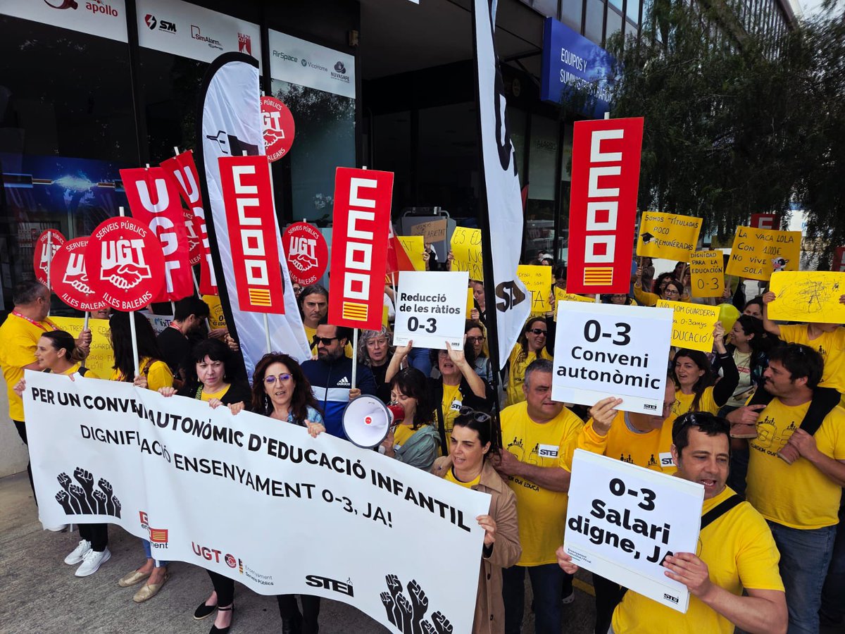FECCOOIB's tweet photo. ✊ Més de 100 treballadores de les escoletes 0-3 s’han tornat a mobilitzar avui davant la seu de PIMEM, a Palma, per exigir el desbloqueig immediat de les negociacions del conveni autonòmic d’educació infantil.

#ConveniAutonòmicDigneJa!!! https://t.co/koKnO9kXd7
