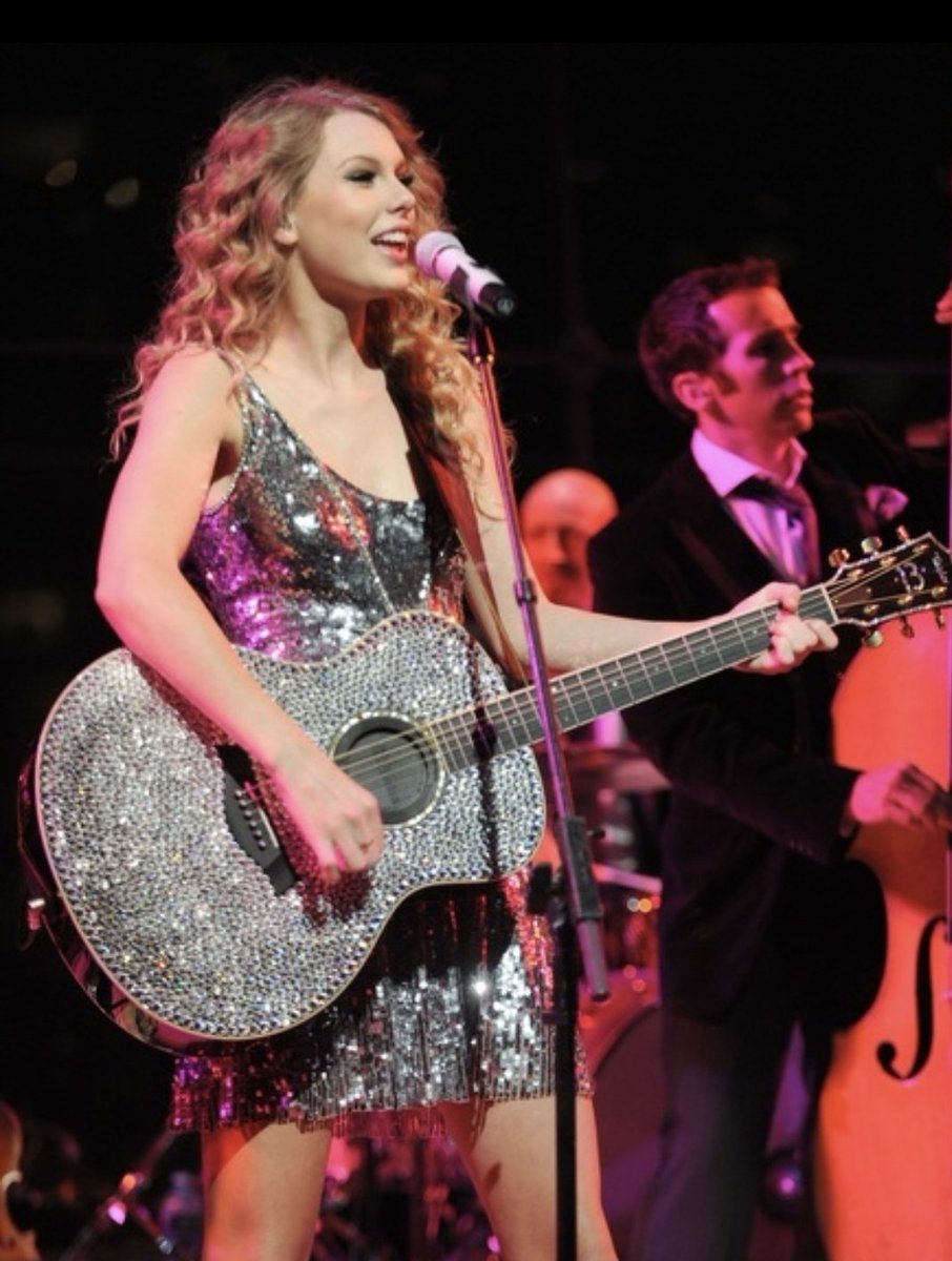 Taylor daily throwback tweet media