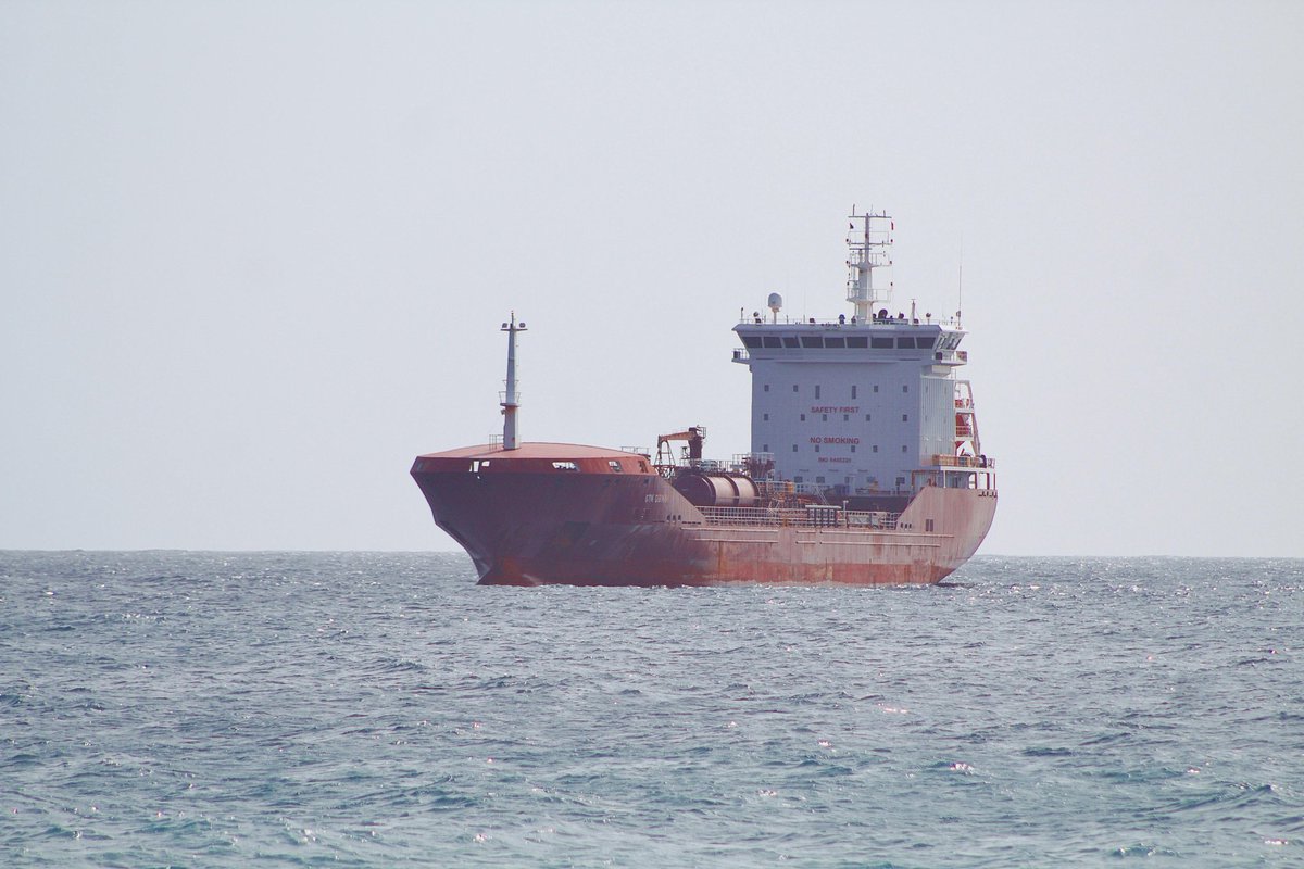 Rackson100's tweet image. Where the sea whispers and the ship listens 🌅🚢
Pure peace in motion.
#SeaView #Peaceful #Nature