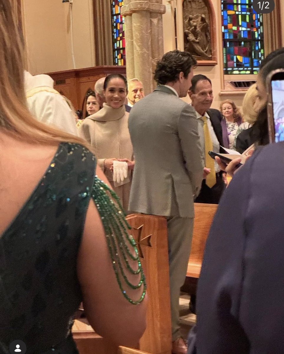 LuckyRevin's tweet photo. Look at our serene princess! Such a lovely sight 😍😍🩷🩷 #MeghanDuchessofSussex #SussexSquad #FirstCommunion #Chicago https://t.co/YEIV8CTUJ8