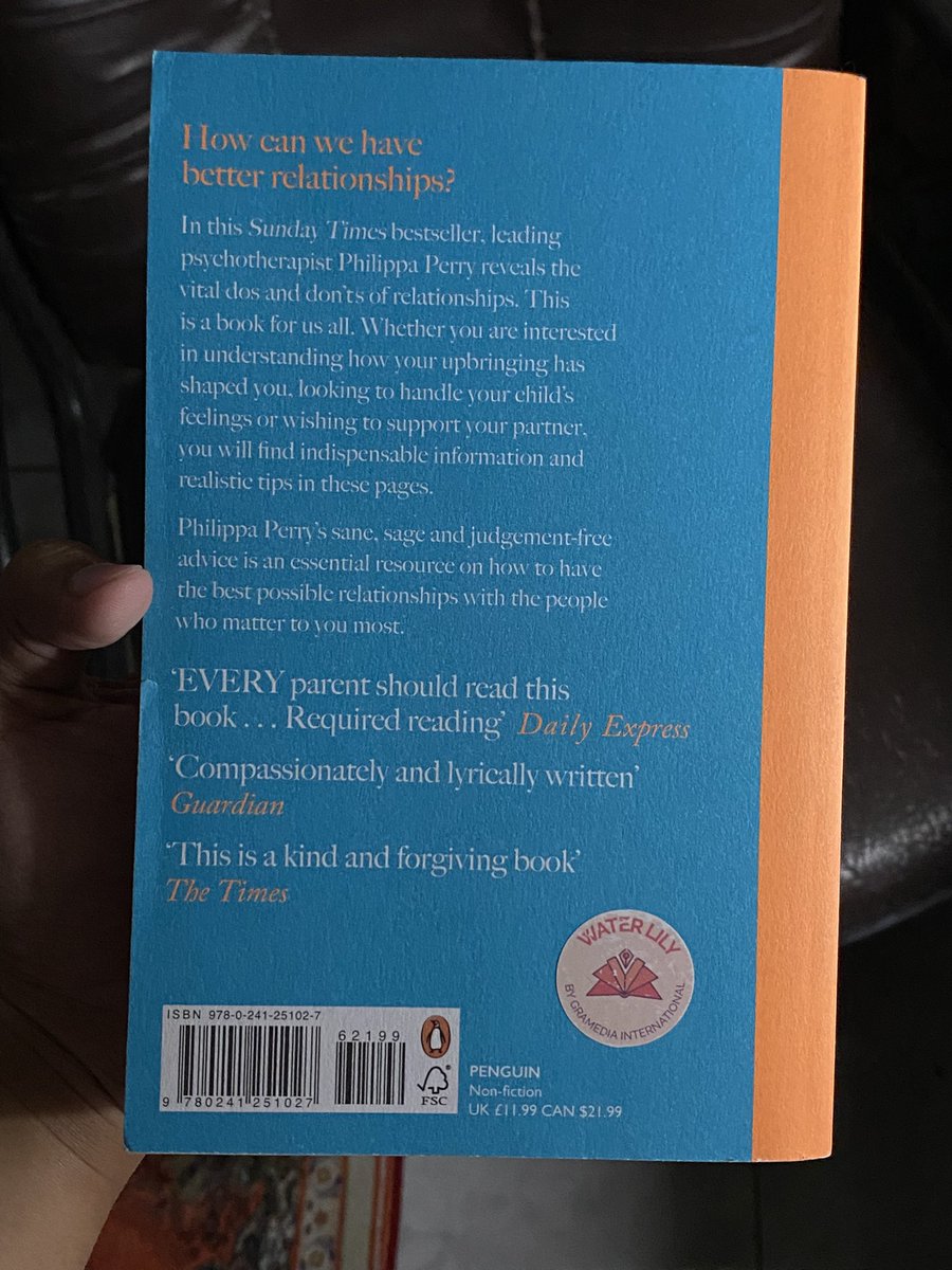 membirupilus's tweet image. #wts #zonauang #preloved

hii dijuall dijual📢📢 buku preloved original ‘The Book You Wish Your Parent Had Read’ by Philippa Perry. ori cuy beli di gramed waterlily (i love waterlily), kondisi masih super bagus, minus crack dikit di halaman belakang (sperti foto kedua)