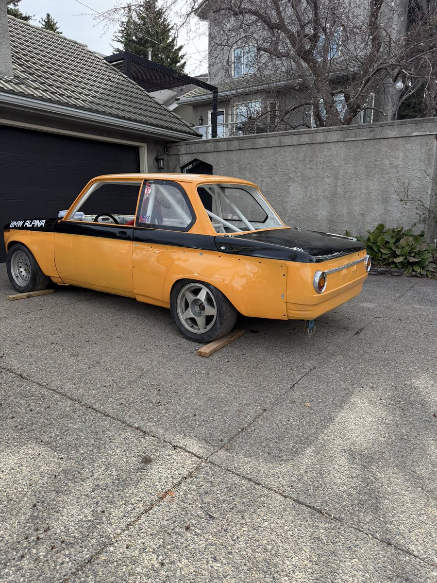 esem_zack's tweet photo. Found this absolute weapon in the suburbs 🔥
1960s BMW 2002 turned into a full cage Alpina track monster. Orange + black never looked better.
Who else wants one? 😈
#BMW #2002 #Alpina #TrackCar #CarPorn https://t.co/RZtPCf1070