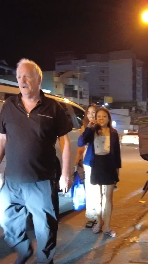 Relaxing Stroll tweet media