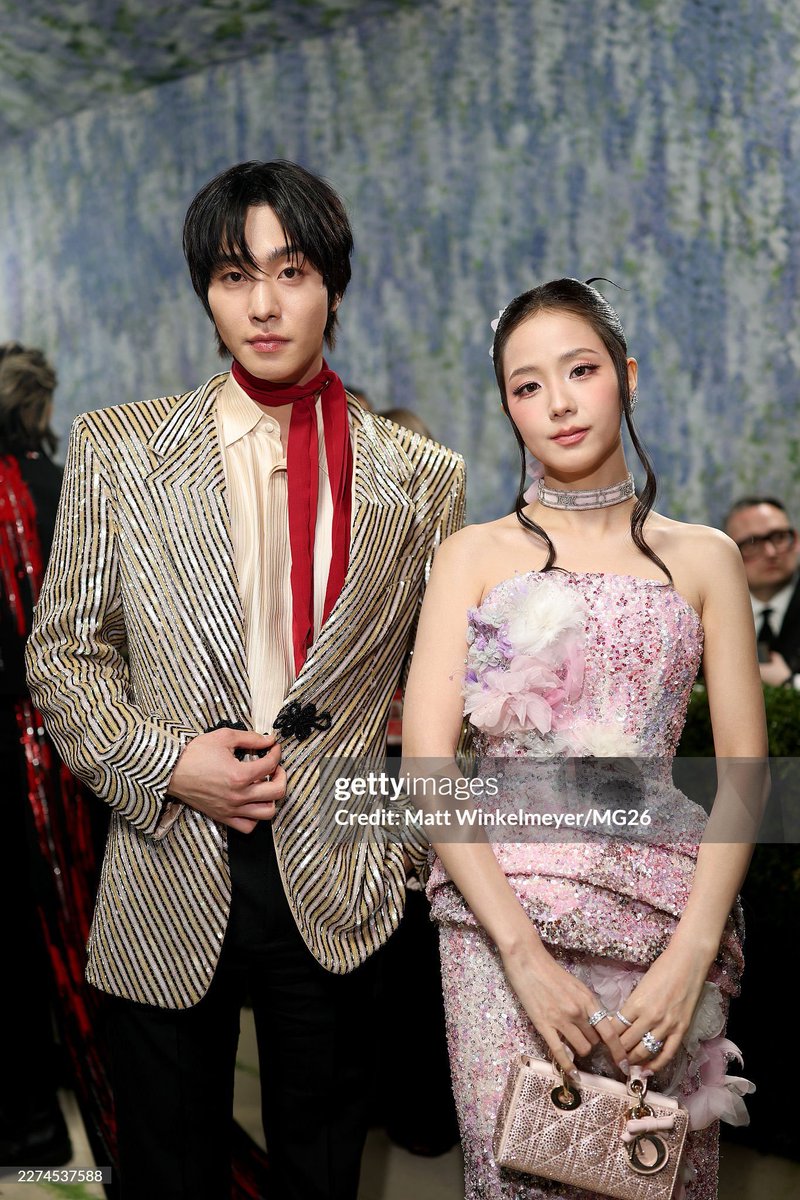 •kdm• Ahn Hyoseop and Jisoo at the Met Gala today