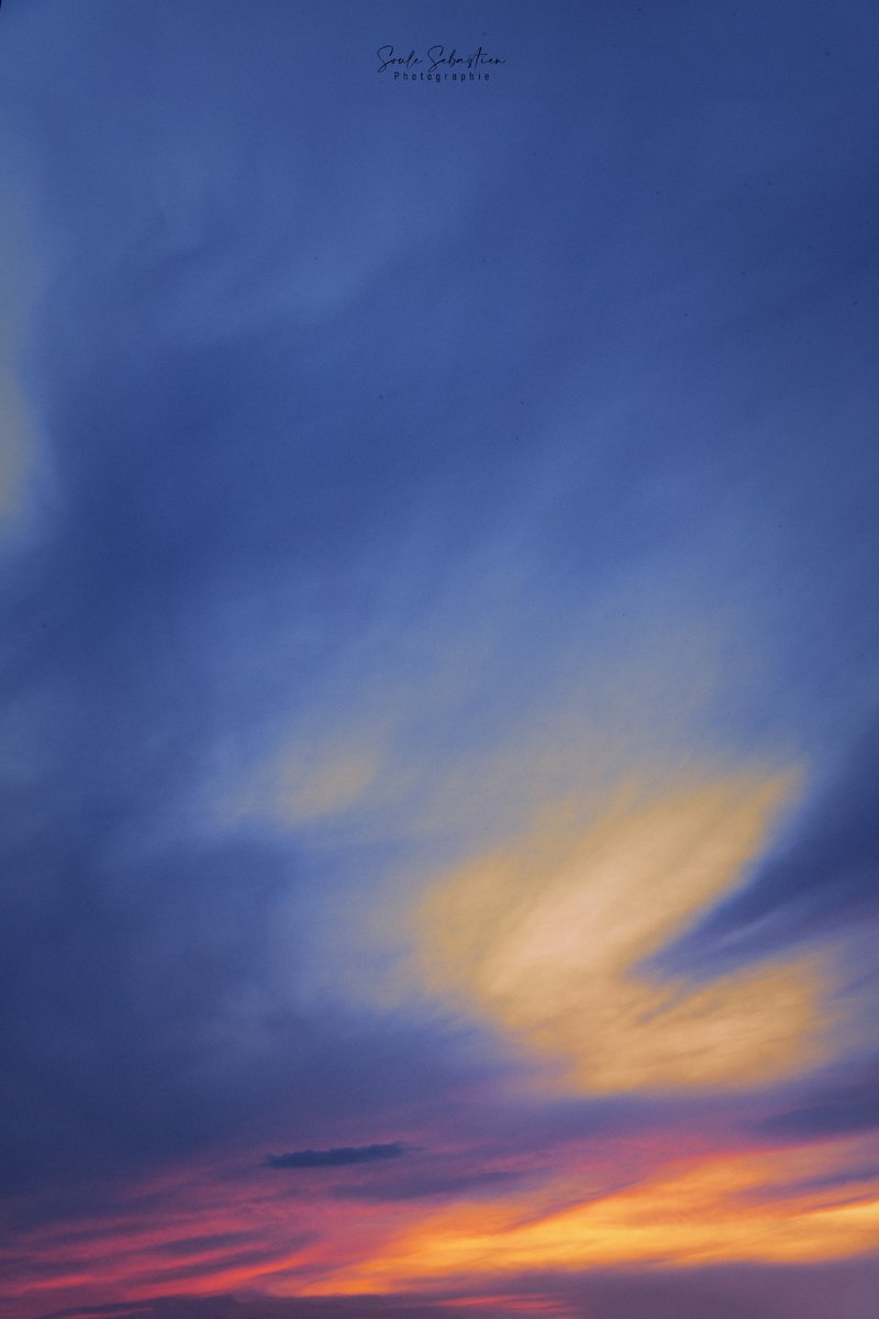 Valgone_photo's tweet image. D'un ciel peint, je m'émerveille. I marvel at a painted sky.
#sunsetphotography #photographyIsArt