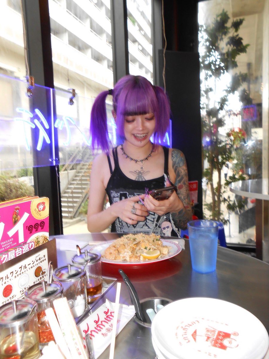ﾚﾅ tweet media