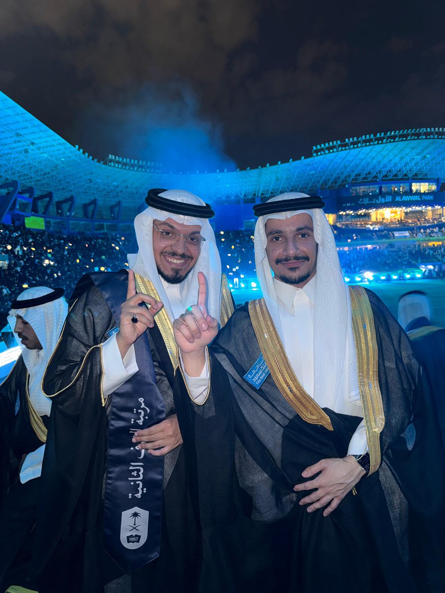 MeshalSNA's tweet photo. الحمدُ لله حمداً كثيراً طيباً مباركاً فيه، الذي بنعمته تتمّ الصالحات، وبفضله تُدرك الغايات.

اليوم أحتفل بتخرّجي بدرجة البكالوريوس في تخصص دكتور ��يدلة ، بمرتبة الشرف 🎓

اللهم لك الحمد على ما كان، ولك الشكر على ما سيكون https://t.co/4ifBasUjvr