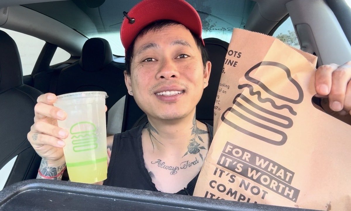 Stony_Ley's tweet image. First time trying these SHAKE SHACK items so you don’t have to! 

Reviewing the BACON AVOCADO CHICKEN SANDWICH &amp;amp; SPARKLING CUCUMBER BASIL DRINK 🥪🍟🥤

FULL VIDEO ⬇️

youtu.be/dXxEqRqMKUg

Enjoy my full length videos here ⬇️

youtube.com/playlist?list=…

#asmr #mukbang #goodfood