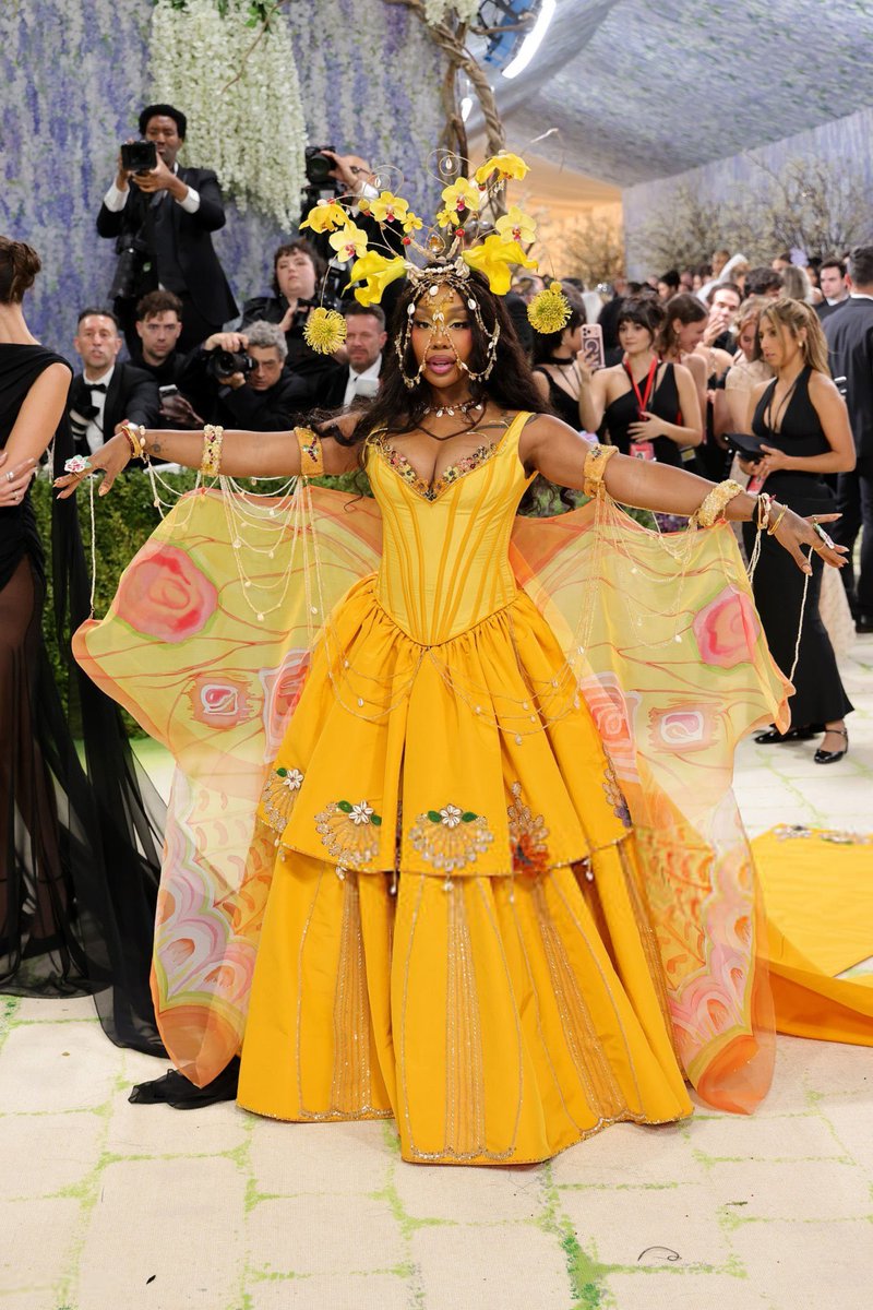 sza ate the met gala carpet upppp I love her sm