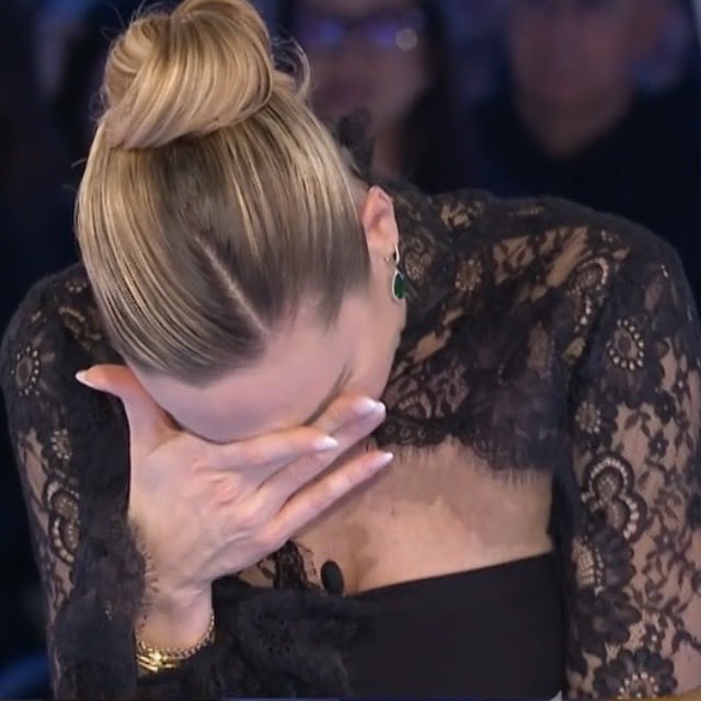 Letizia, con riserva tweet media