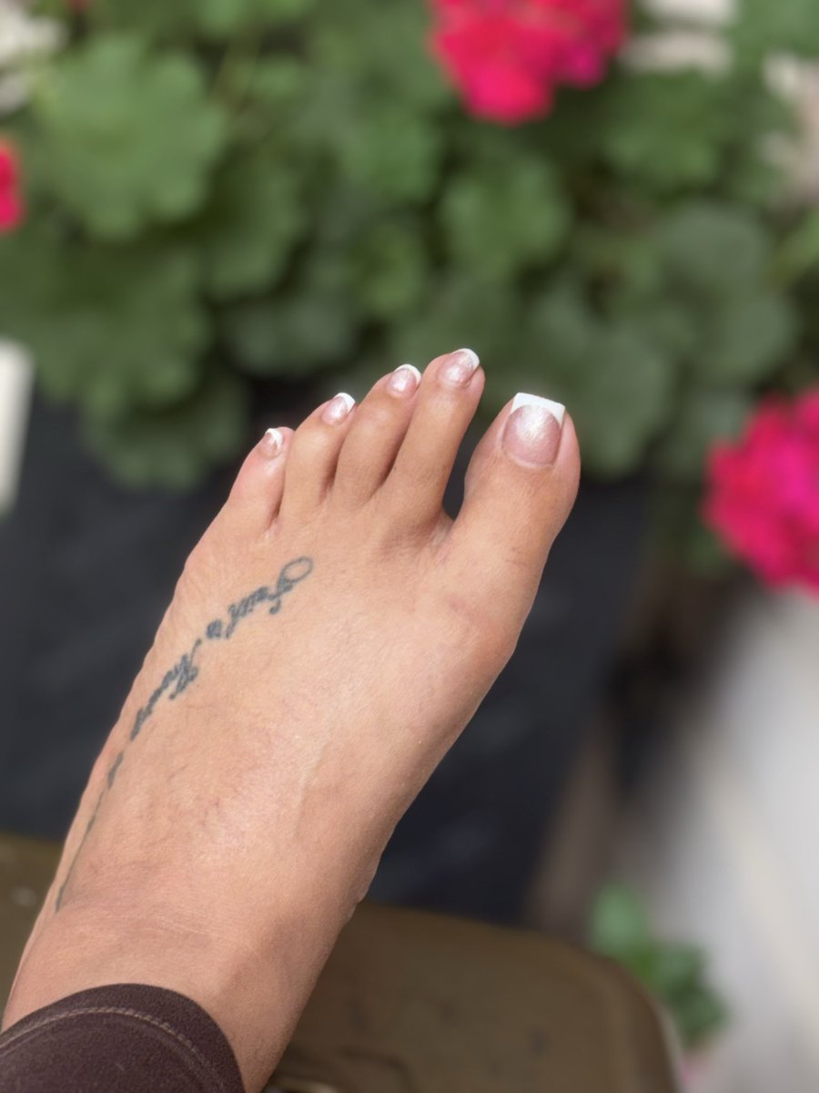 Gorgeous Yella tweet media