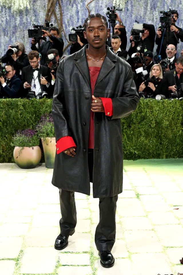 rouletteont's tweet photo. The Met Gala https://t.co/lhN6EeE8PP