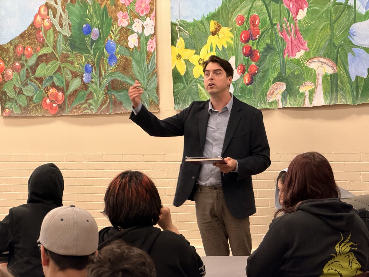 NPWschool's tweet photo. Thank you to Nathaniel Teed, MLA for Saskatoon Meewasin, for being a guest presenter for Ms. Arsenault and Ms. Fast/Dunn’s classes.  Lots of great background information on what to expect for their upcoming tour of the provincial legislature #spslearn @NPWschool @StoonPubSchools https://t.co/zgPPLZK7eC