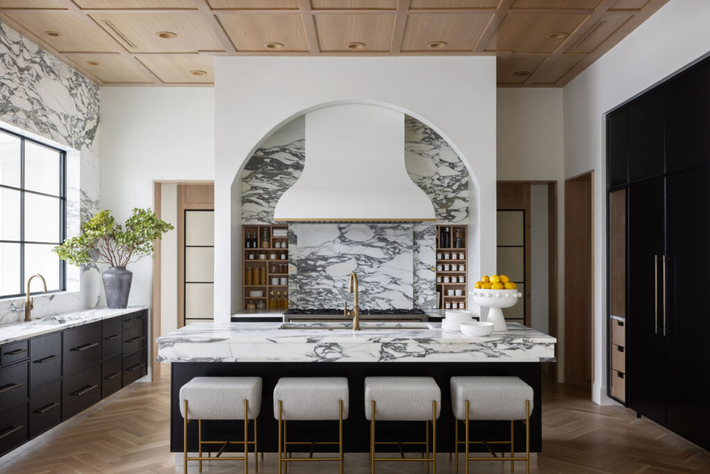 JimHicksHomePro's tweet image. The kitchen footprint continues to grow, further influencing the overall design of the whole home and fostering connection between social spaces. Best Kitchen &amp;amp; Bath Remodeler#dogoodwork #kitchendesign #hgtv #kitchen #bathroom #homeimprovement #home #remodeling #remodel