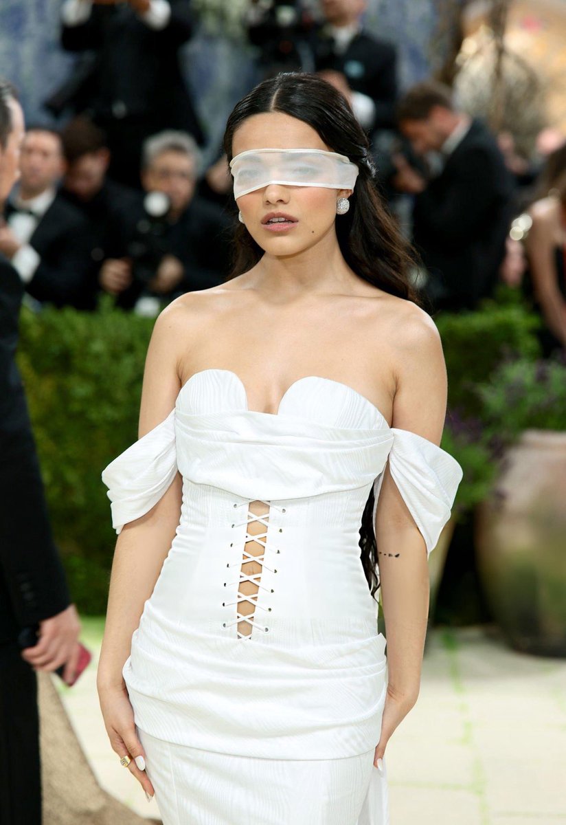 ZeglerSource's tweet photo. Rachel on the #MetGala carpet: https://t.co/PUUDukvpjd