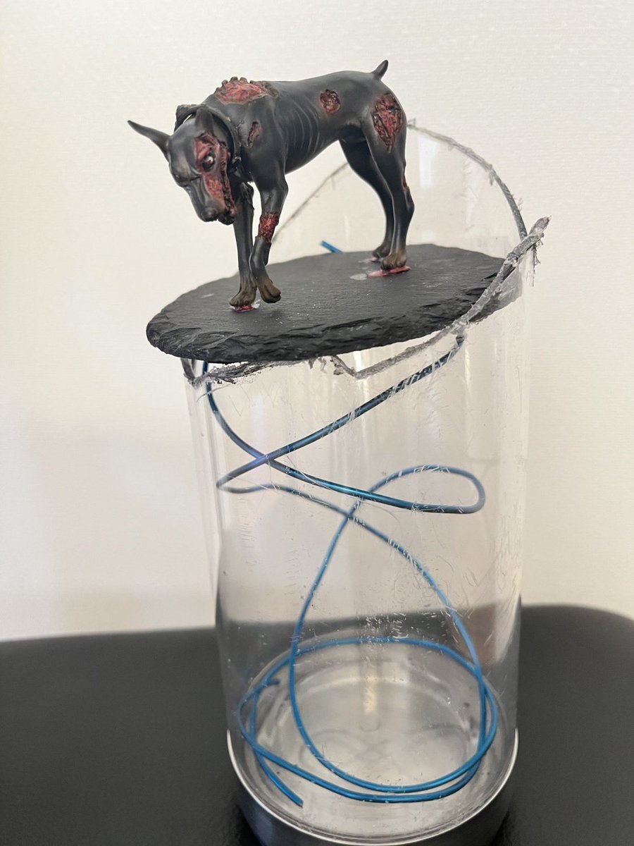 新作。 バイオハザード0の特典だったゾンビ犬のプラモ完成しました。 T