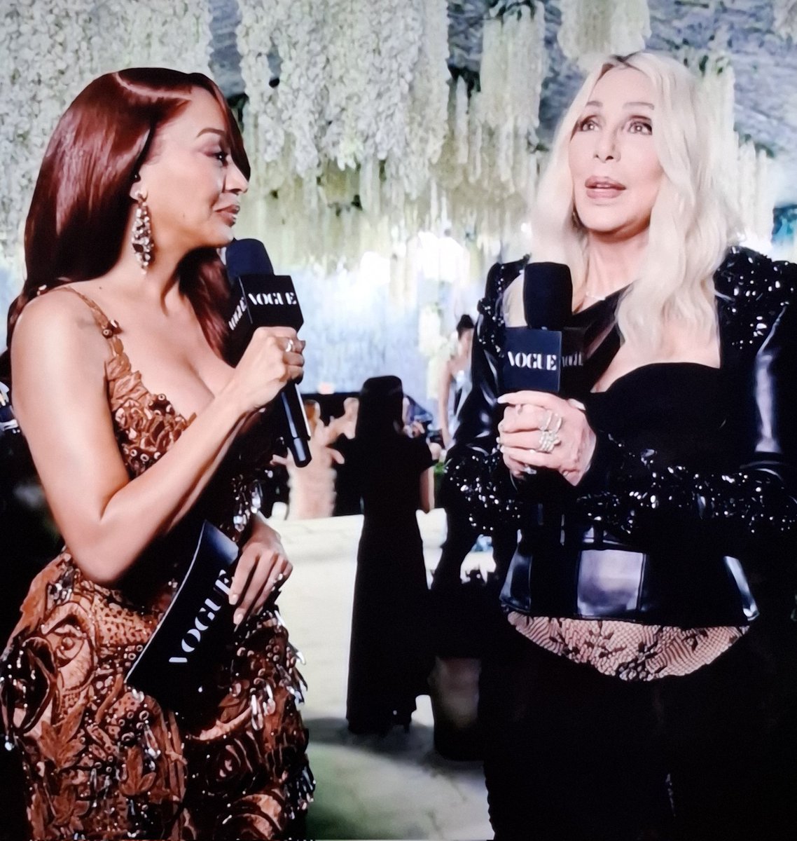 Omg Cher!! #MetGala