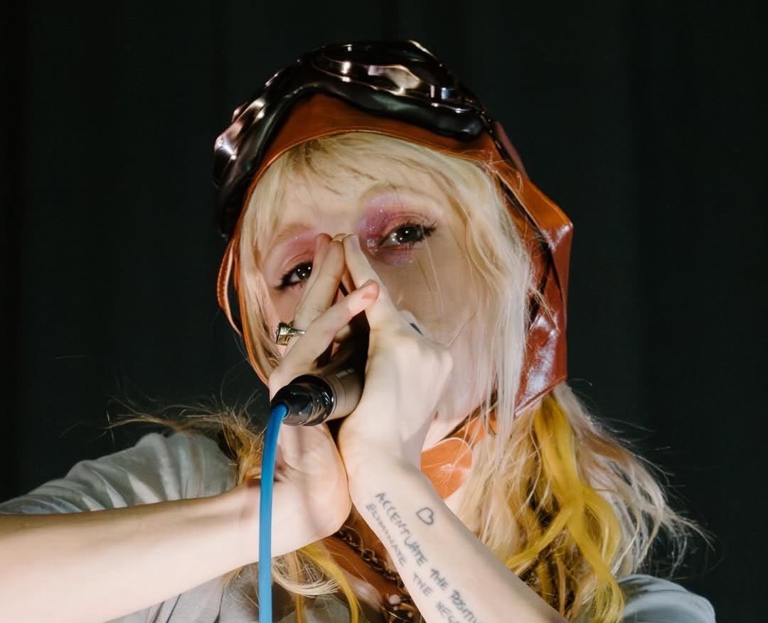 andrea from paramore🖤 tweet media