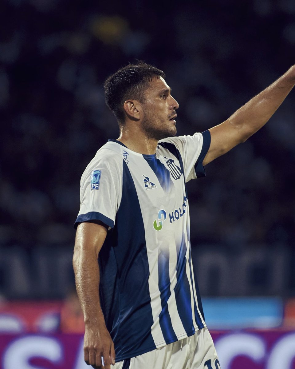🔵 #TALLERES | Palomino elogió la estructura del club

🗣️ “Talleres te da cuatro comidas al día, la vianda, entrenás con 80 pelotas… el club pone muchísimas cosas a disposición. Uno tiene que estar a la altura de la historia y del esfuerzo que hace el club”.