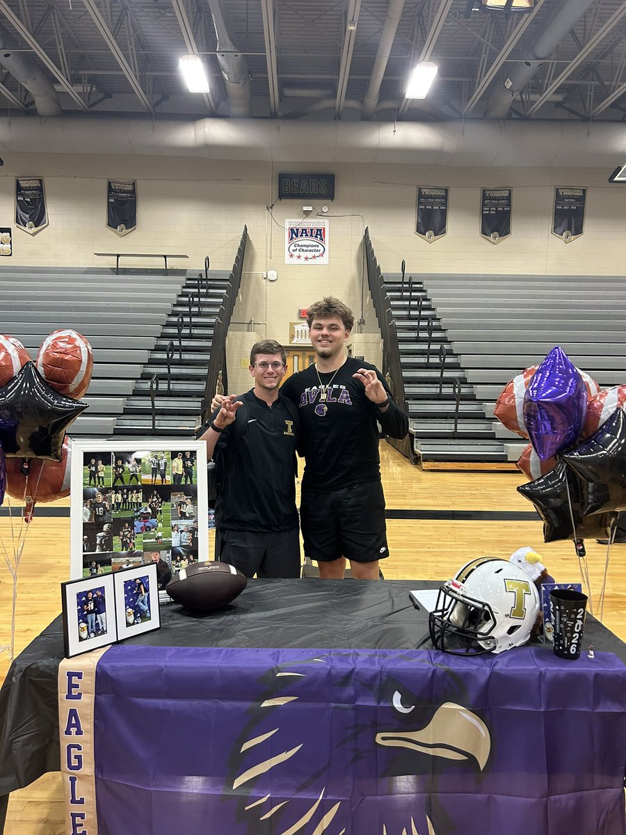 CoachBreche's tweet photo. Cody, what an opportunity. Can’t wait to see you on the field these next few years right down the road! Remember your roots and never stop reaching for the top! #18 https://t.co/9VgplL3S8b