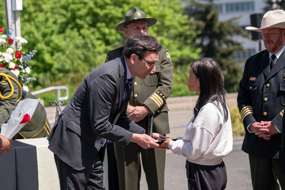 Governor Bob Ferguson tweet media