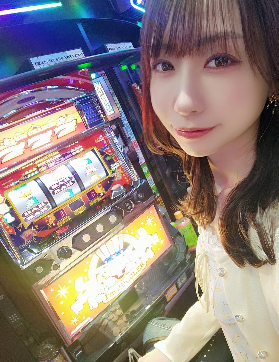マイ5の埋まり早かったね🥺🌟

円卓のネオアイムにした！
昨日4000い枚出てる台！🤣

あかねぇはゴージャグにいるよー❣️

さすがにジャグラーコーナー全埋まり！！🔥🔥
がんばろっ！！🌟

#KEIZ尾張旭店 さん
#スロットライブ #PR