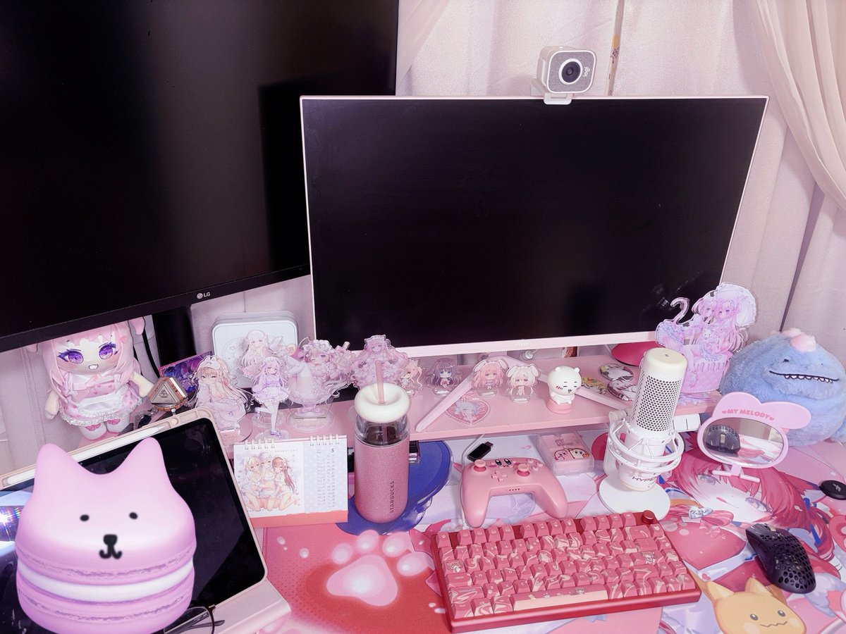 killaarant's tweet image. 🎀┈♡┈┈┈┈┈┈♡┈🎀

Around my desk ෆ⸝⸝꙳

  #pink