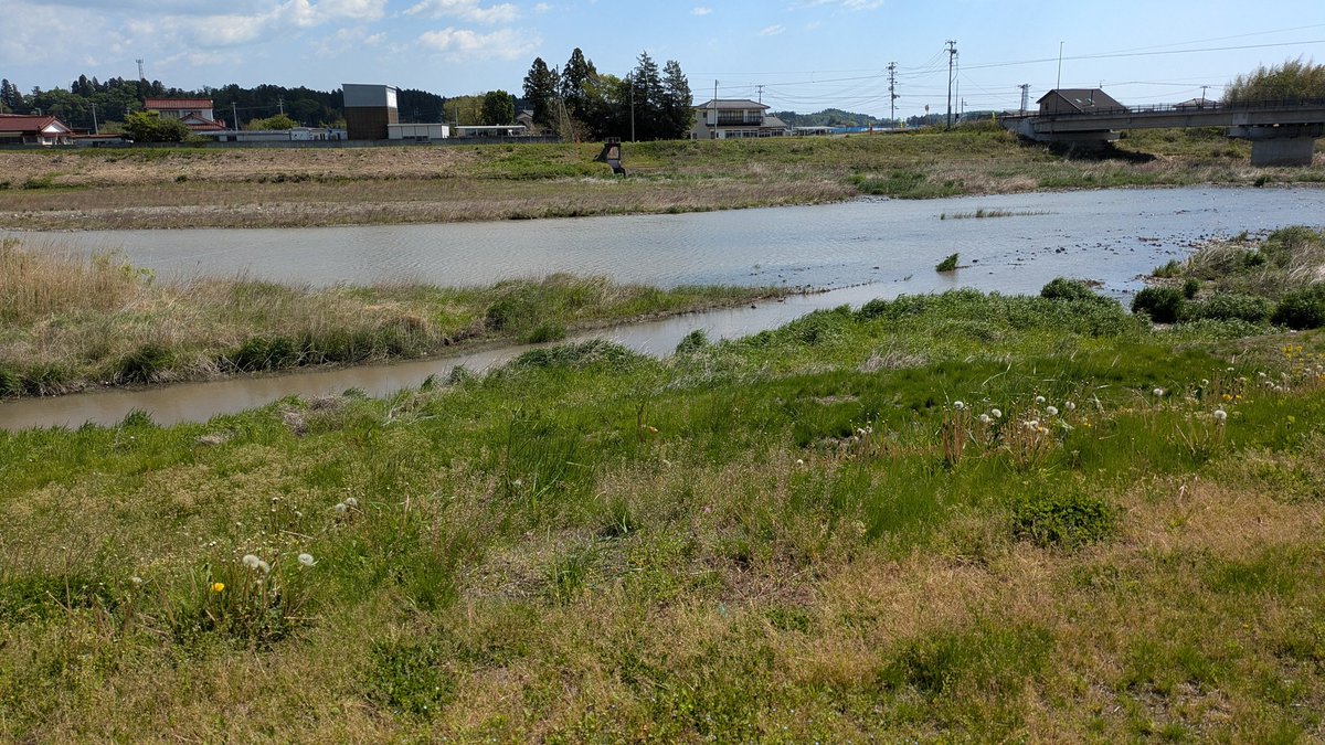 川濁るほど雨降ったっけかなーと思ったらパン、
田んぼさ水入れ始まったからだな