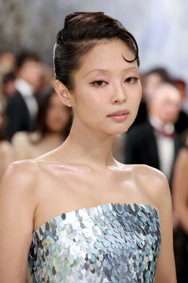 BBU_BLACKPINK's tweet photo. [PHOTO] #JENNIE at the MET GALA 2026

JENNIE MET GALA 2026 #MetGala2026 #BLACKPINKxMETGALA2026 #BLACKPINK https://t.co/JUYdkmeCKn