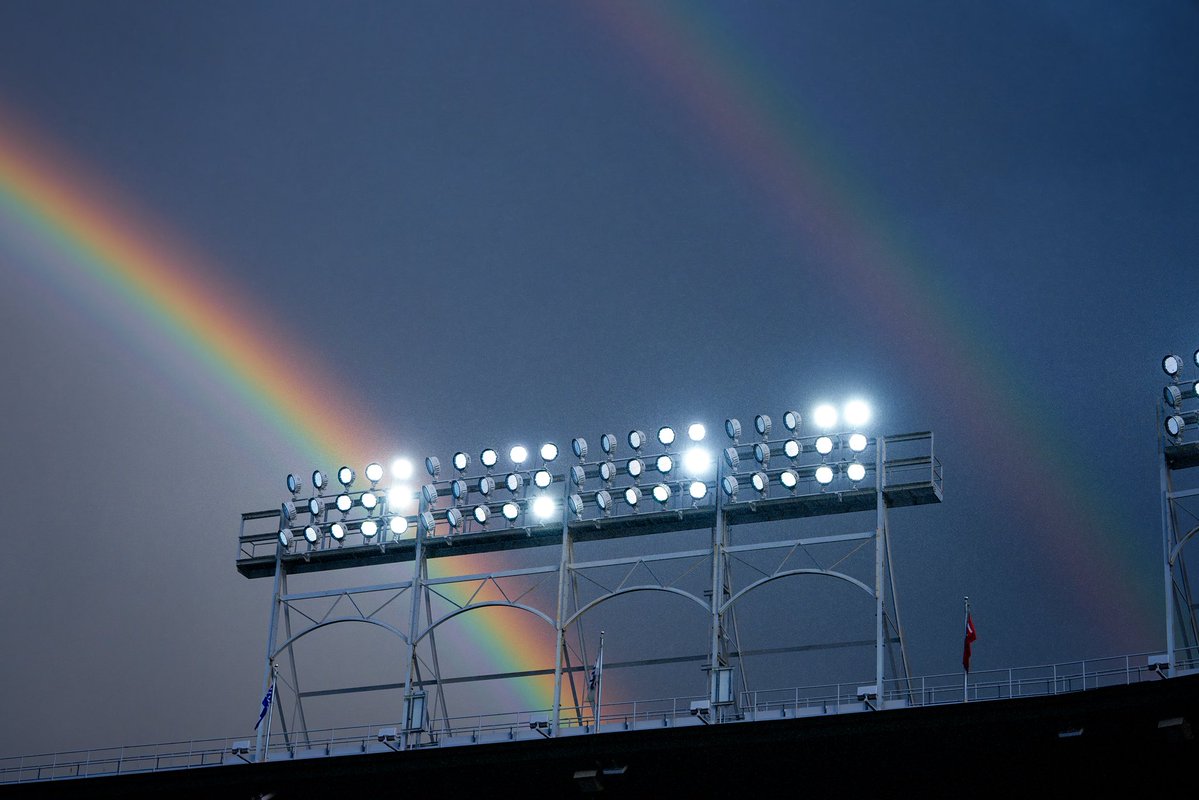 Wrigley Field tweet media