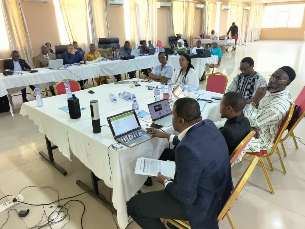 UNICEFEval's tweet image. The @UNICEFDRC ExCEL training concluded on 24 April 2026, completing Phase II of the programme developed with @LKYSch &amp;amp; National University of Singapore for senior government leaders. Phase I was conducted in DRC from 24–28 November 2025.
The 12th cohort brought 40 participants