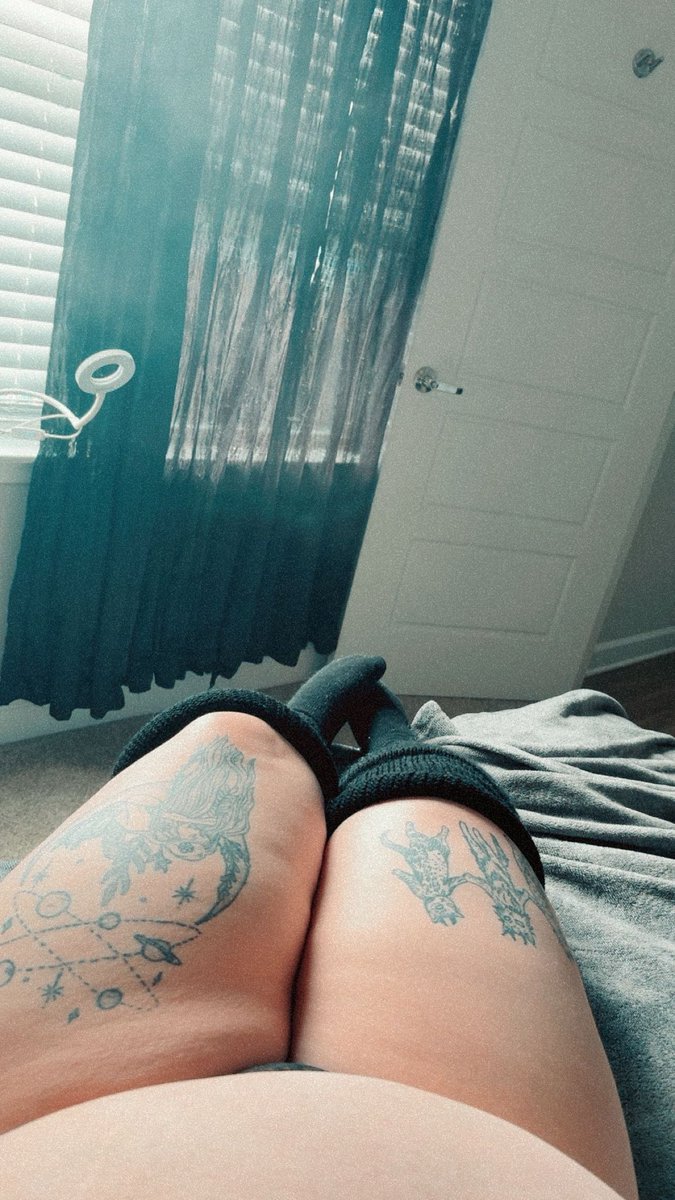 dessysix6's tweet photo. Thick thighs save lives https://t.co/796ctw4EGD