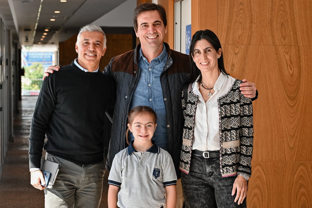 GabrielHuespe's tweet photo. En la historia de Rochi, sus hermanos y sus padres Candelaria y @Luisma1977, aprendemos a derribar prejuicios y promover una cultura de inclusión basada en la dignidad de cada persona.🧵 https://t.co/FRvhO3aNmc
