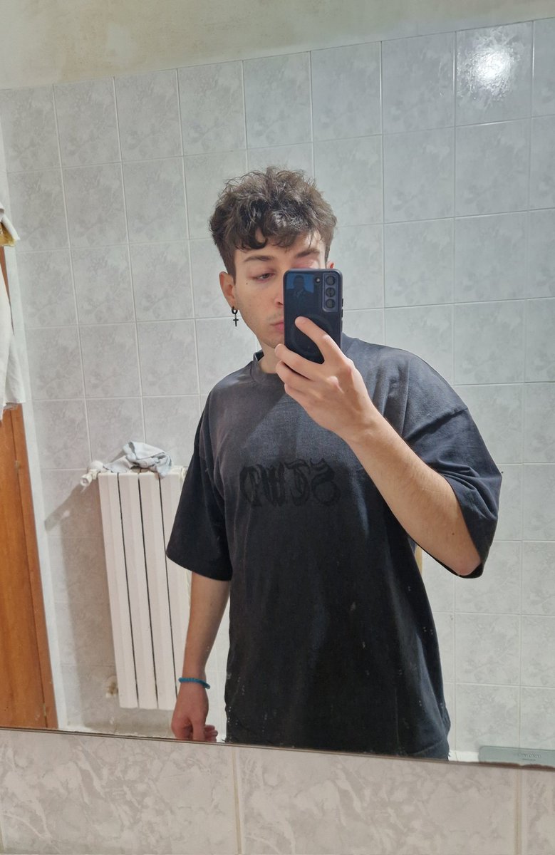 Scarr_02's tweet photo. non mi cresce il petto
non mi cresce il petto,
e grazj, tu staj a sent a chillu grand sccat emmmerd ro nutrizionist,
nutrizioní, guarda qua gua, gnocchi di patate, mezzo chilo, sccat https://t.co/F3RwxmugJH