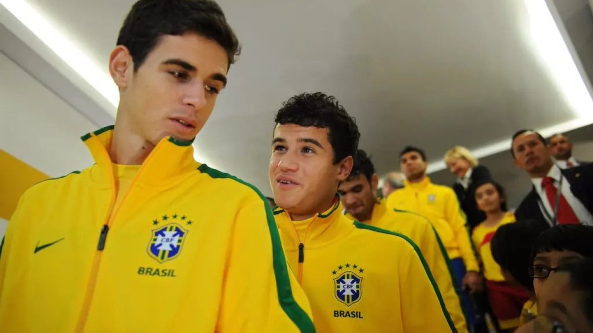 Lucas Moura = Alopecia e lesões 
Philipe Coutinho = Depressão e desemprego 
Neymar Jr = Neymar Jr 
Oscar = Quase morreu do coração 

A geração de jogadores mais "do terceirão pra vida"