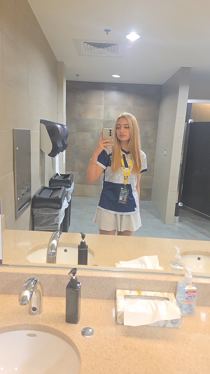 Annika tweet media
