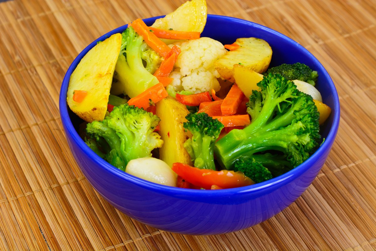 shedesignsit's tweet photo. Fresh veggies u0026 grains haul!  Perfect for cozy weeknight meals—stock up on crisp broccoli, plump tomatoes, and nutty quinoa. Your kitchen’s new favorite combo awaits! https://t.co/VSpEKJSkf8