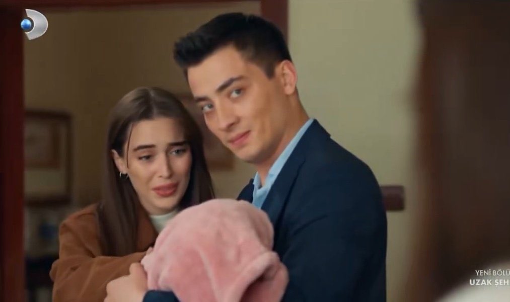 NadoSunshine's tweet photo. KAYA YOU FUCKED UP REAL BAD!!!! 
I CAN’T DEFEND YOU ANYMORE 🤷🏻‍♀️ 
ZERRIN LITERALLY IS THE ONLY VICTIM IN THIS  💔 
#kayzer #UzakŞehir https://t.co/EJdf35fQjY